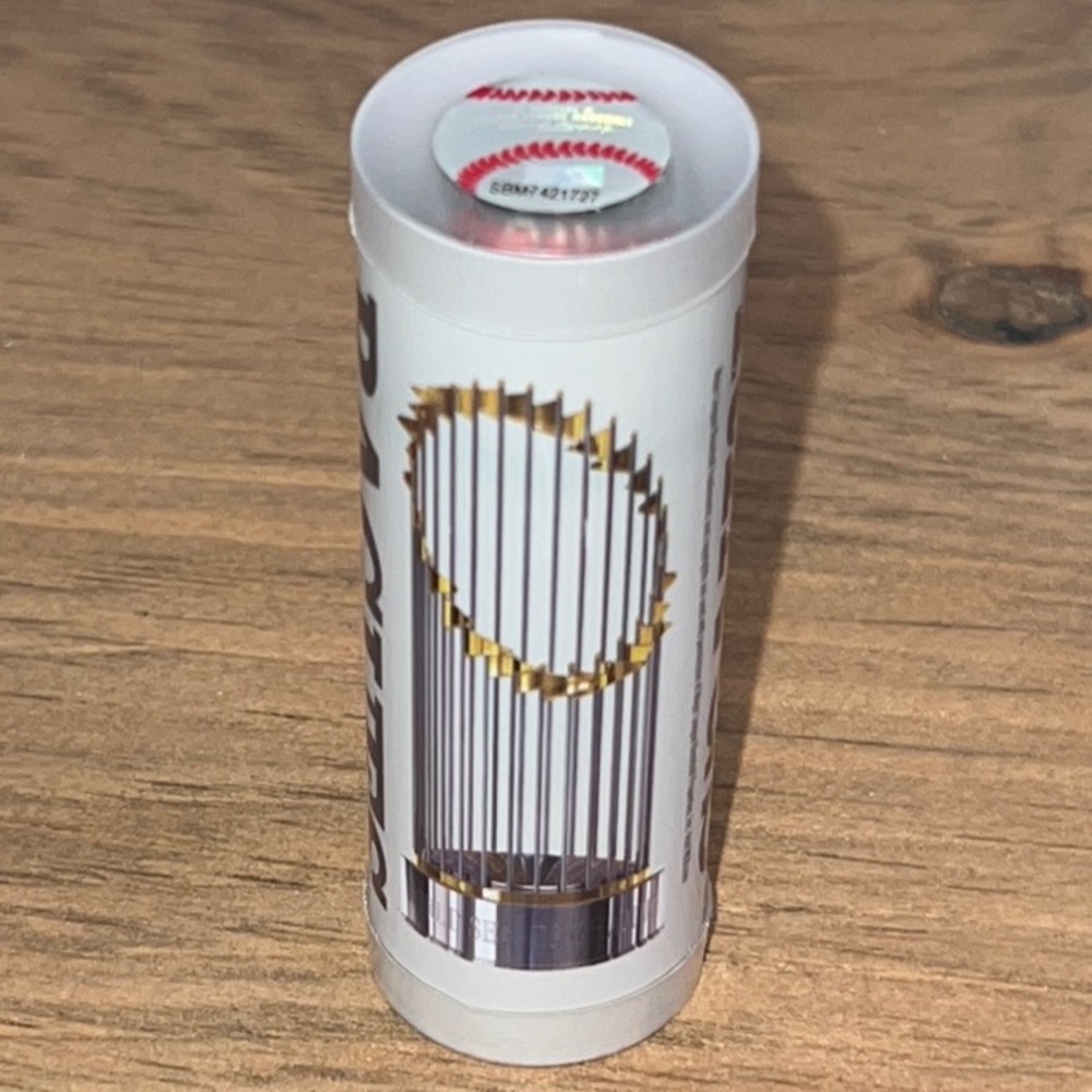 Philadelphia Phillies Commemorative 2008 World Series Champions Ring - Picture 9 of 11